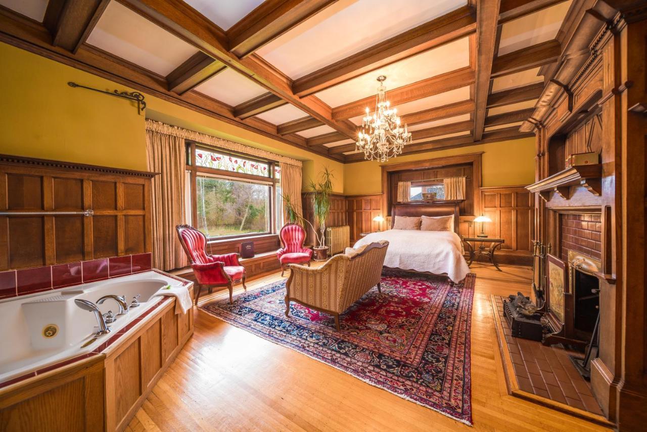 Dashwood Manor Seaside Bed & Breakfast Victoria Exterior foto